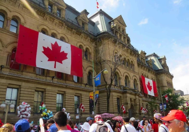 加拿大首都全面失控，市长宣布进入紧急
