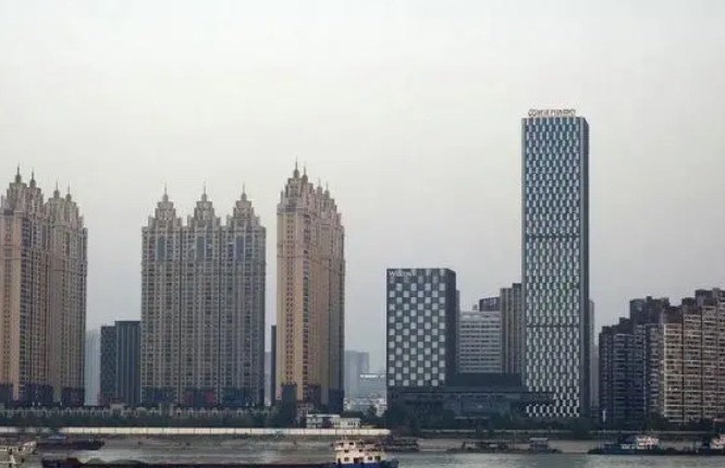 8个超大城市已出炉，上海稳居第一，北京